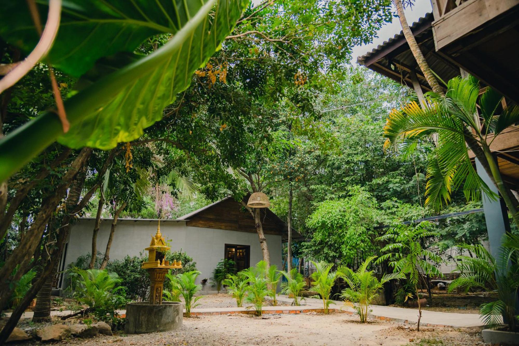 Banyan Tree Hostel Кампот Экстерьер фото