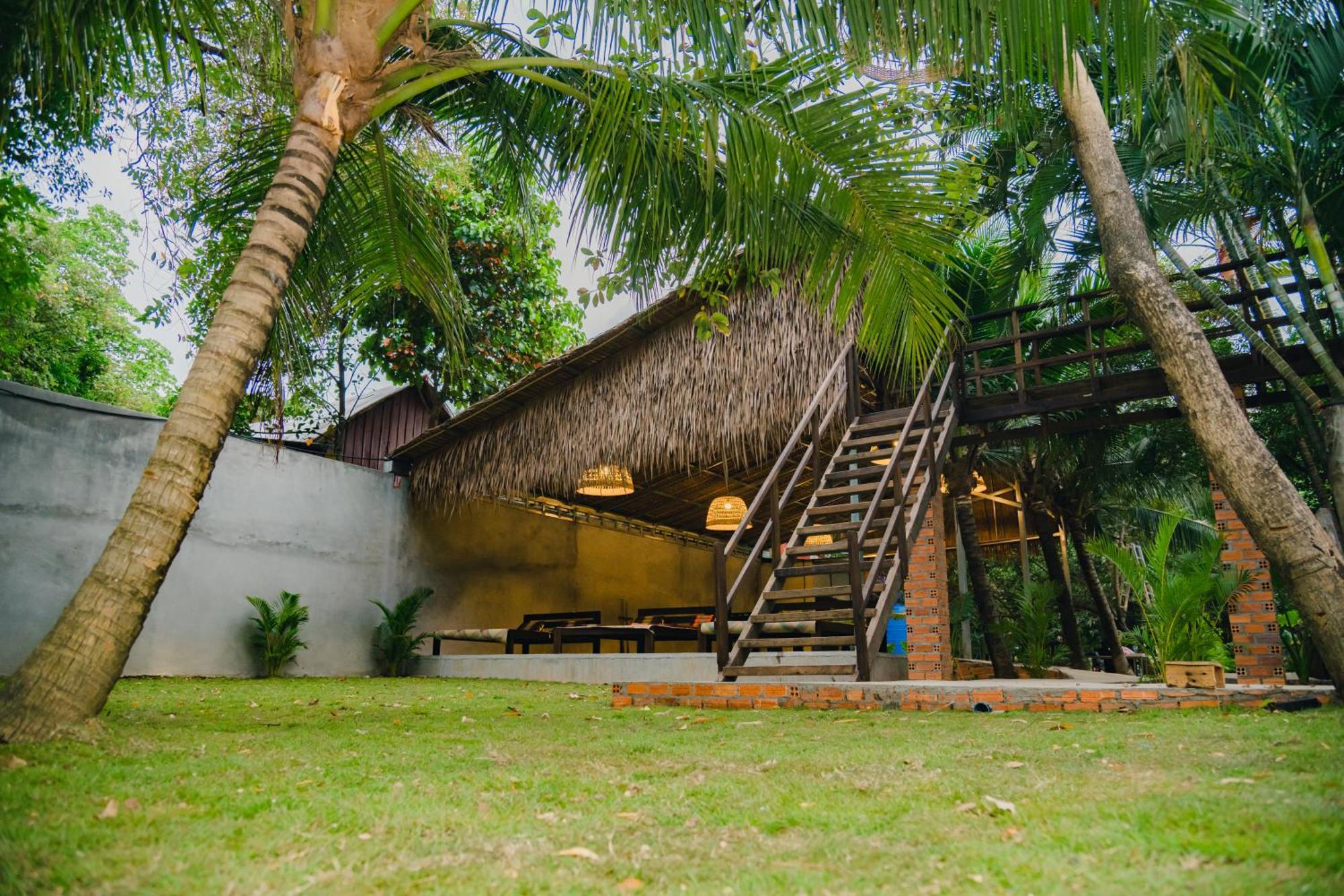 Banyan Tree Hostel Кампот Экстерьер фото