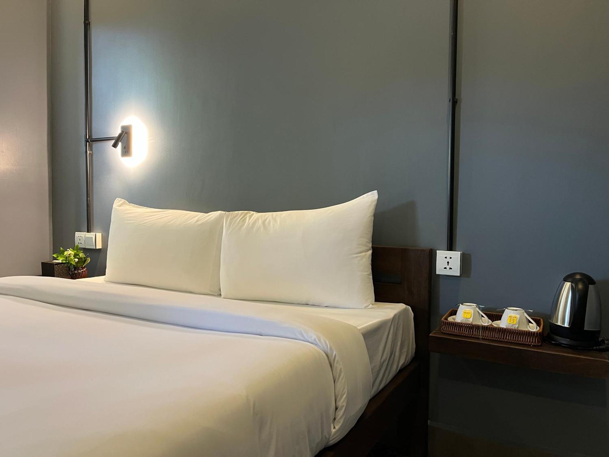 Banyan Tree Hostel Кампот Экстерьер фото
