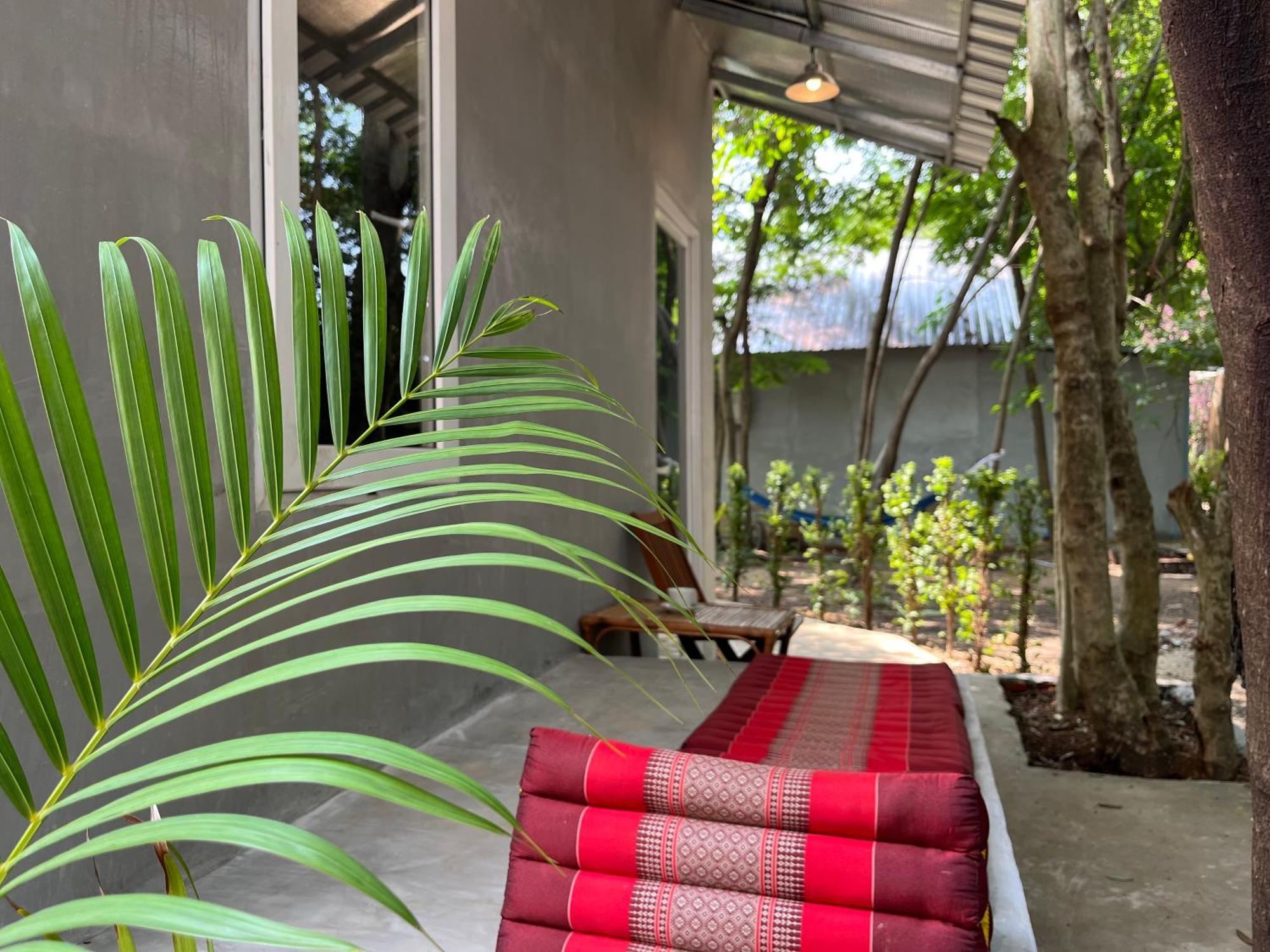 Banyan Tree Hostel Кампот Экстерьер фото