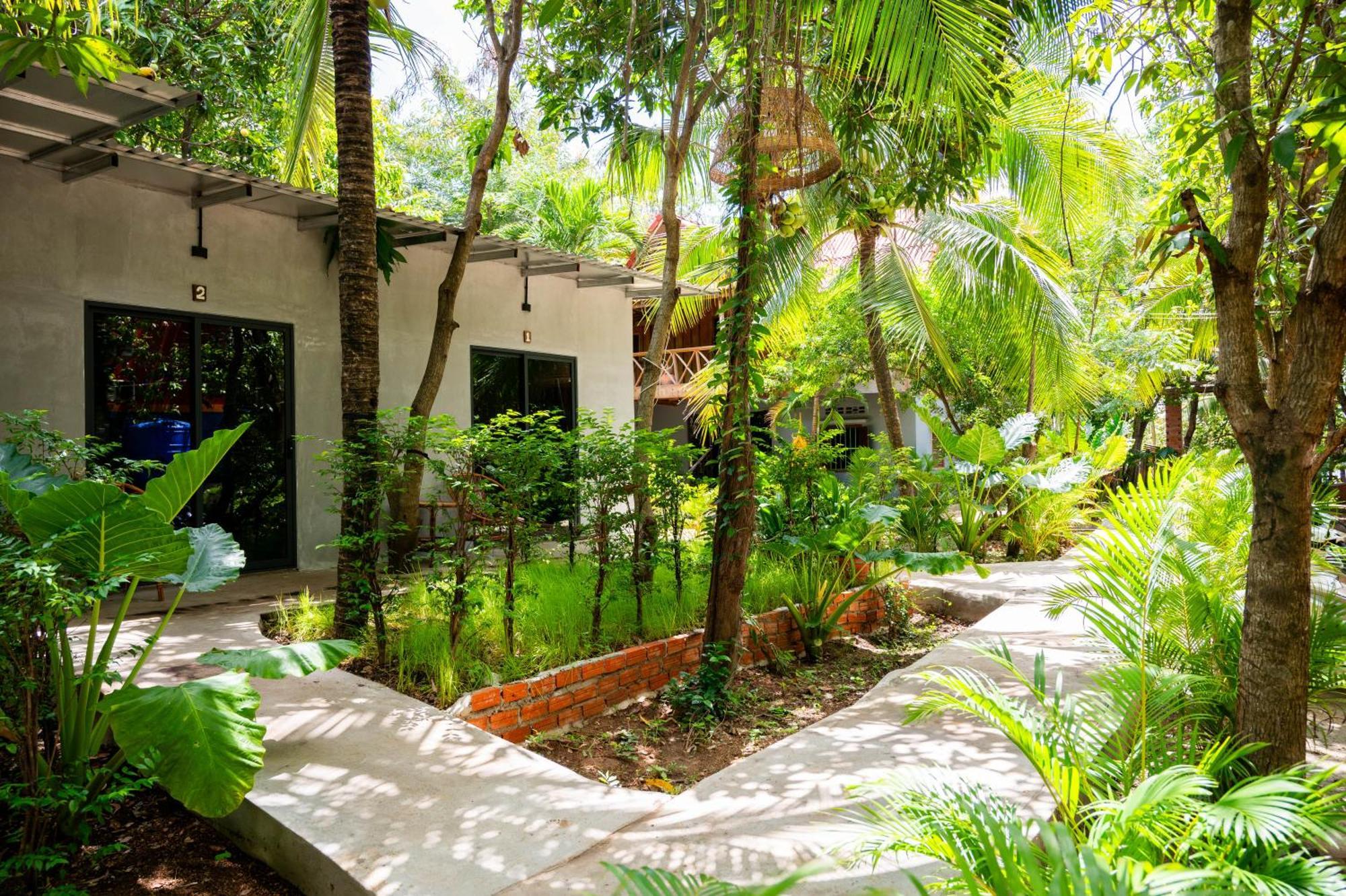 Banyan Tree Hostel Кампот Экстерьер фото