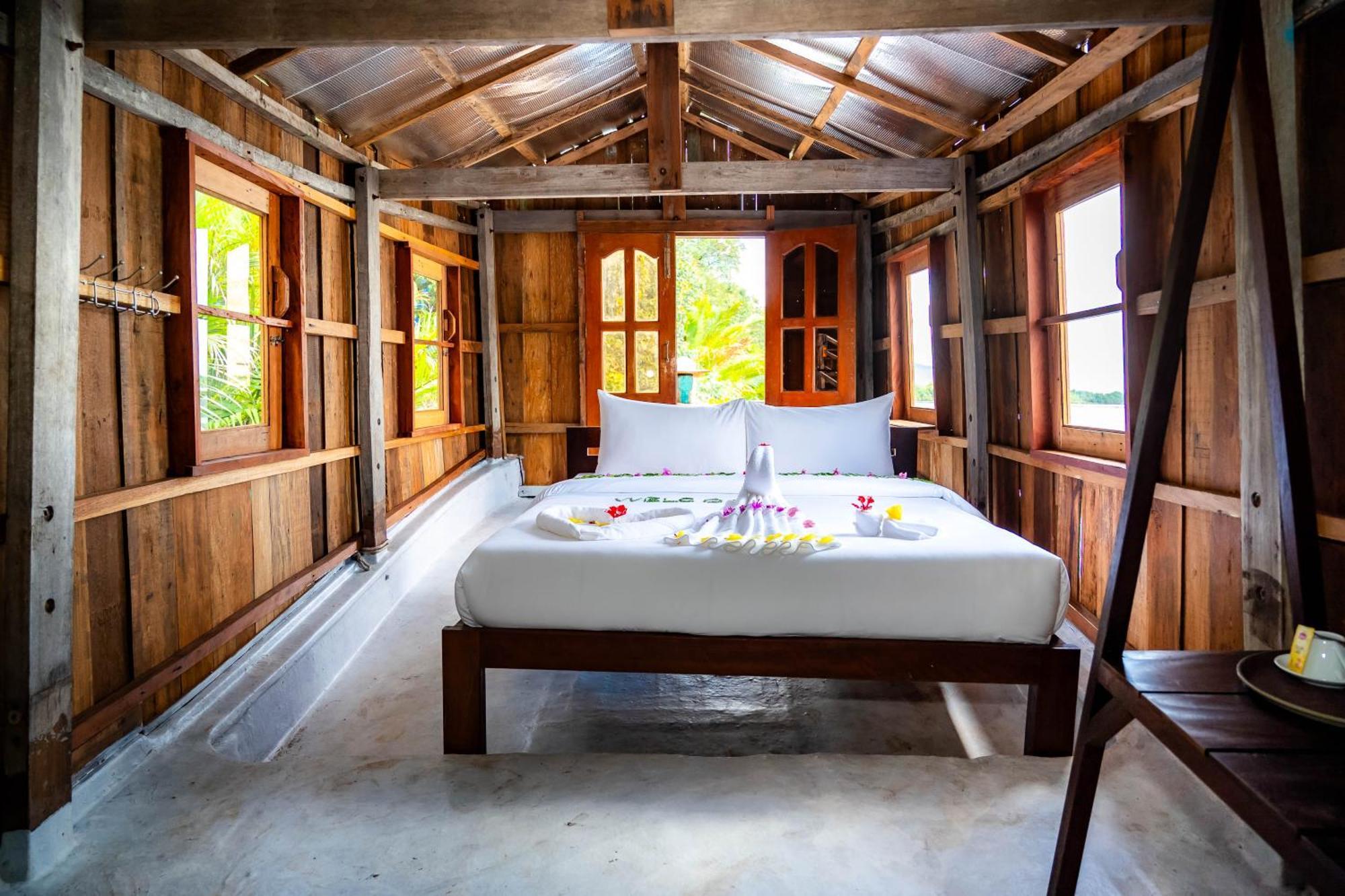 Banyan Tree Hostel Кампот Экстерьер фото