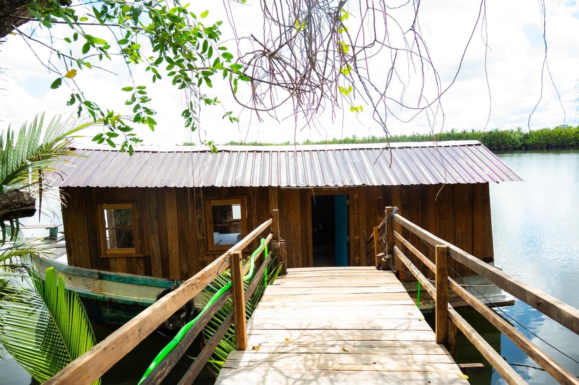Banyan Tree Hostel Кампот Экстерьер фото